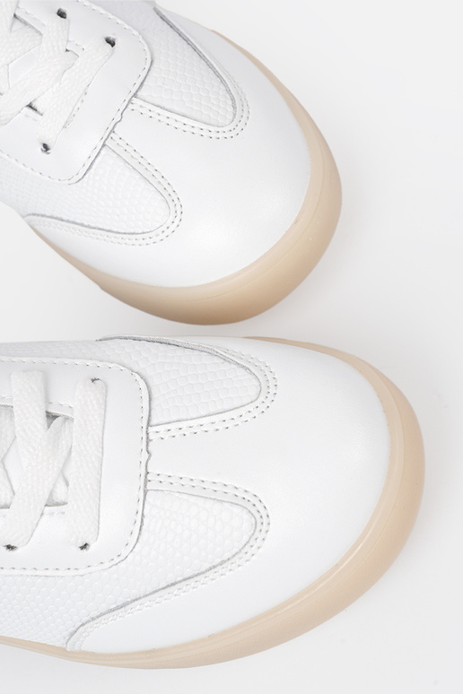 Moteriški laisvalaikio batai baltos spalvos Moteriški laisvalaikio batai baltos spalvos