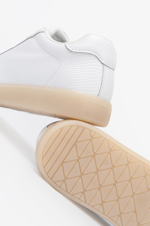 Moteriški laisvalaikio batai baltos spalvos Moteriški laisvalaikio batai baltos spalvos