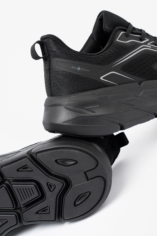  sportiniai batai juodos spalvos ant storo pado McArthur