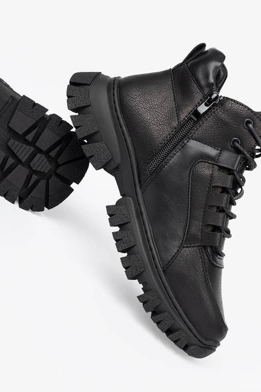 juodos spalvos suvarstytas Aulinukai z grubą podeszĮą Sergio Leone