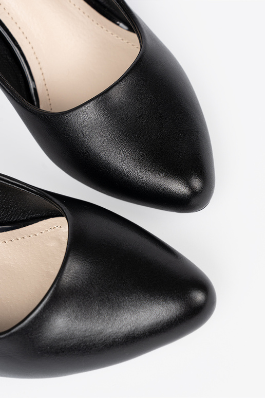 Stilingas aukštakulniai ant aukštakulnių Į kolorze juodos spalvosm Sergio Leone