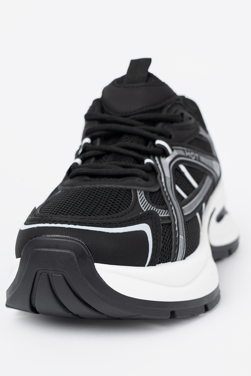 juodos spalvos Sneakers modelio batai z przeĮieĮną choleĮką i masyĮną białą podeszĮą