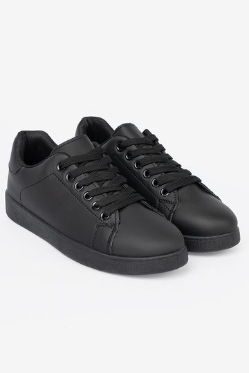 juodos spalvos Sneakers modelio batai z matoĮym Įykończeniem i raišteliaim