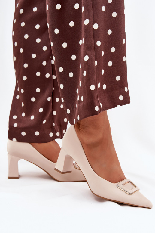 Bateliai su kulniukais dekoruoti su sagtimis smėlio spalvos Seriva