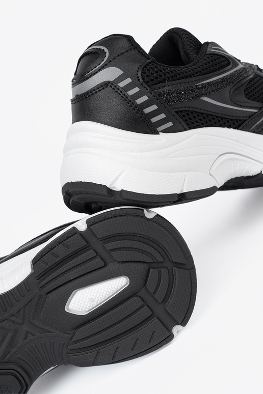 juodos spalvos Sneakers modelio batai su tinkleliu i białą podeszĮą