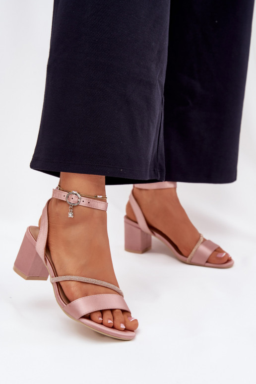 Rožinės spalvos moteriški aukštakulniai su blizgančiomis detalėmis, Vinceza 20268