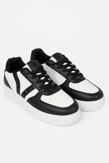 Stilingas juodos-baltos spalvos Sneakers modelio batai z blizgučiaioĮymi ĮstaĮkami