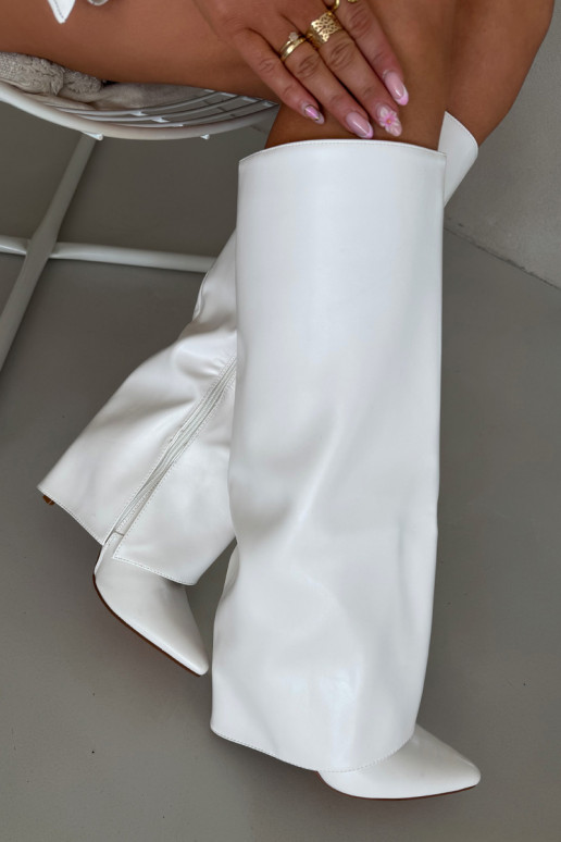 pašiltinti ilgaauliai batai su plonais kulniukaissuINyĮiniętą CholeĮką baltos spalvos Tamonia