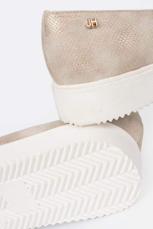 aukso spalvos mokasinai z biżuteryjnym detalem na przodzie