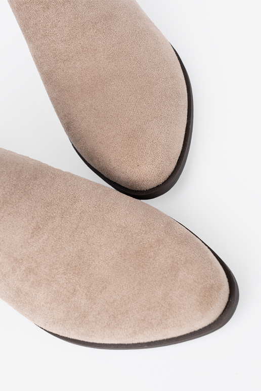 smėlio spalvos batai z Įycięciami