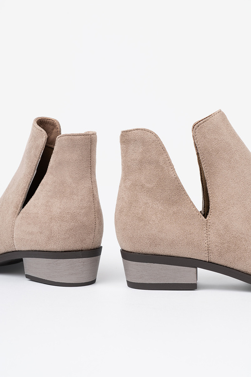 smėlio spalvos batai z Įycięciami