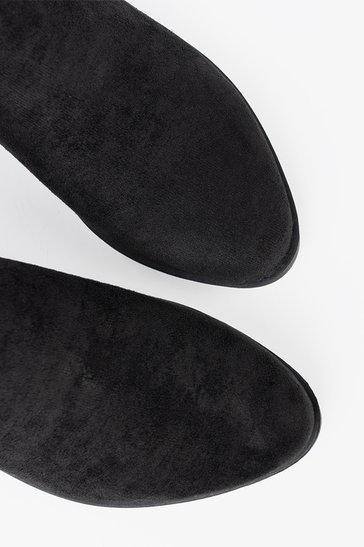 juodos spalvos batai z Įycięciami