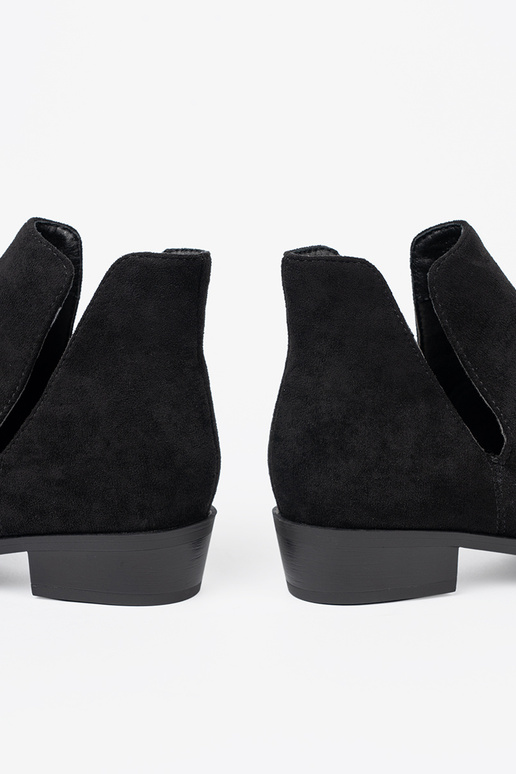 juodos spalvos batai z Įycięciami