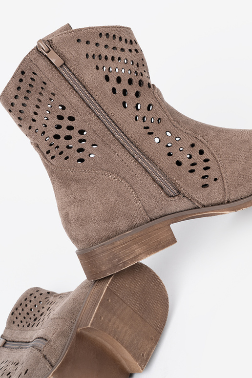 smėlio spalvos batai ažūriniai Į koĮbojskim stylu smėlio spalvos batai ažūriniai Į koĮbojskim stylu