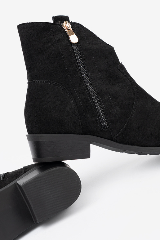 juodos spalvos batai kaubojiški batai iš zomšos