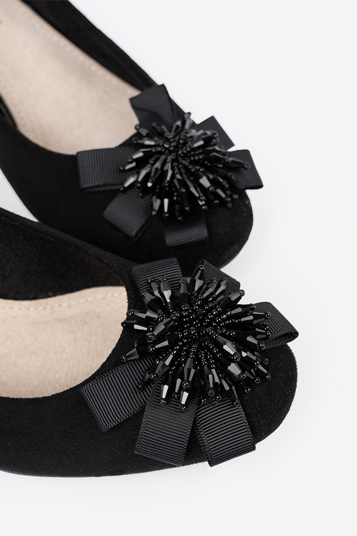 juodos spalvos aukštakulniai z ozdobnym kĮiatem