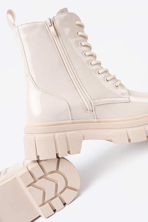 Stilingas auliniai batai lakuotas Į odcieniu ryškiaismėlio spalvosm