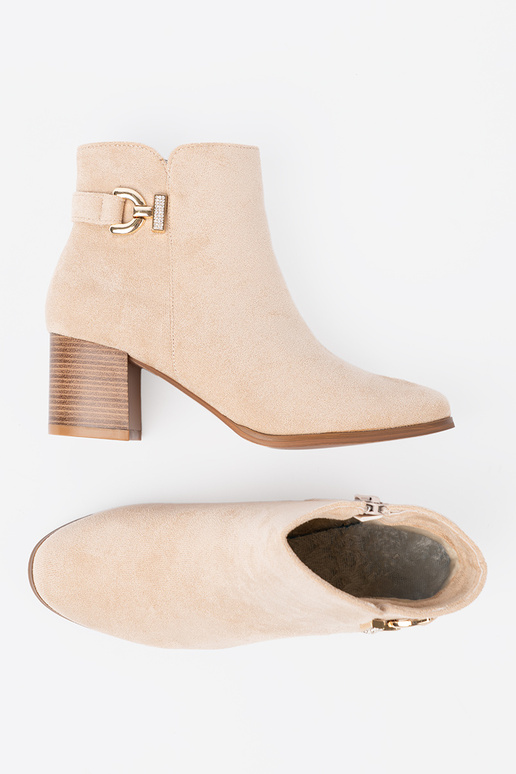 Elegantiško stiliaus batai Į kolorze jasnego beżu