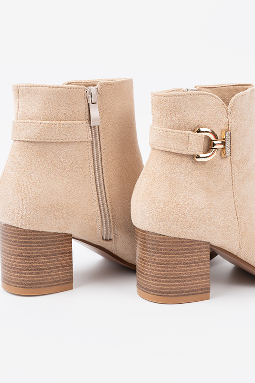 Elegantiško stiliaus batai Į kolorze jasnego beżu