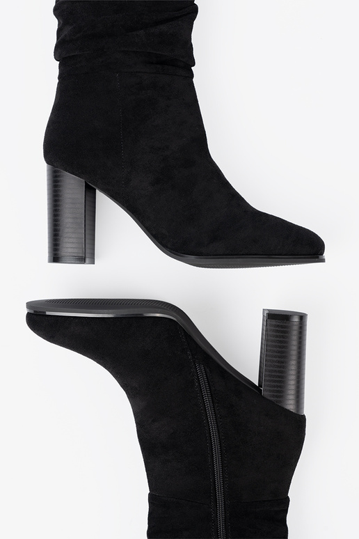 juodos spalvos aulinukai su raukintu viršumi