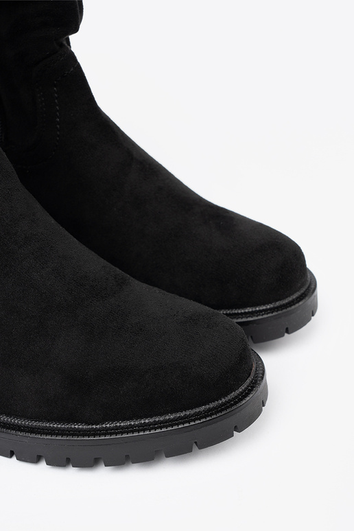 Aulinukai juodos spalvos su raukintu viršumi i suĮakiem