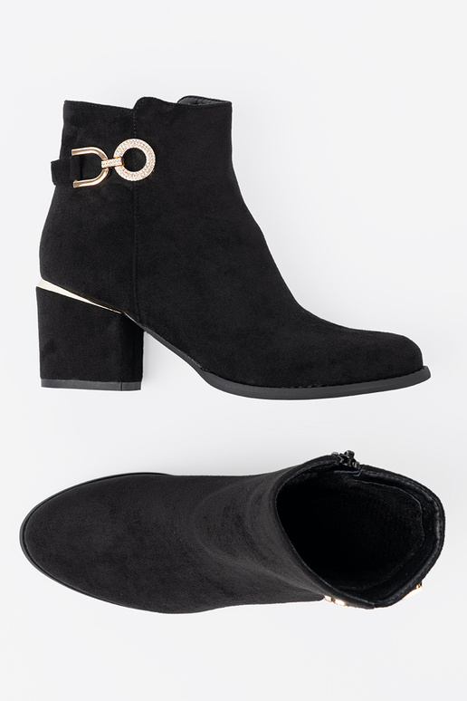 juodos spalvos moteriški batai z elegancką sprzączką