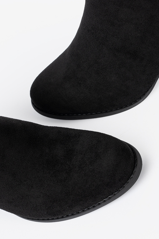 juodos spalvos moteriški batai z elegancką sprzączką