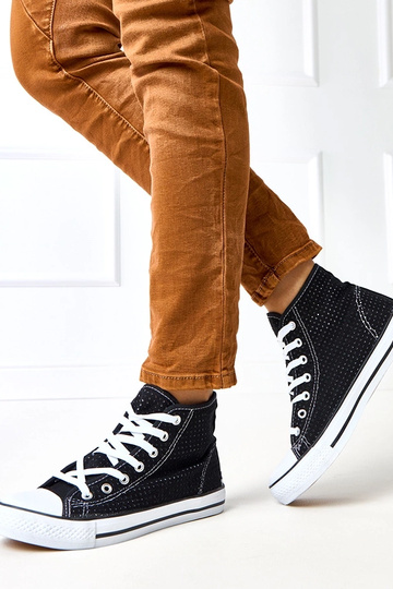 Juodi ažūriniai aukšti...