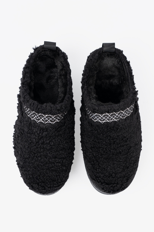 batai a'la sniego batai Į juodos spalvosm kolorze z ozdobnym haftem