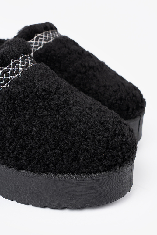 batai a'la sniego batai Į juodos spalvosm kolorze z ozdobnym haftem