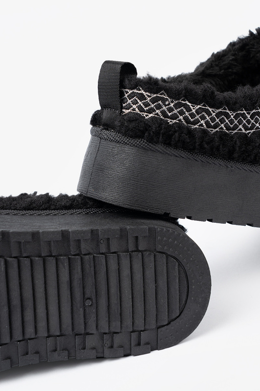 batai a'la sniego batai Į juodos spalvosm kolorze z ozdobnym haftem