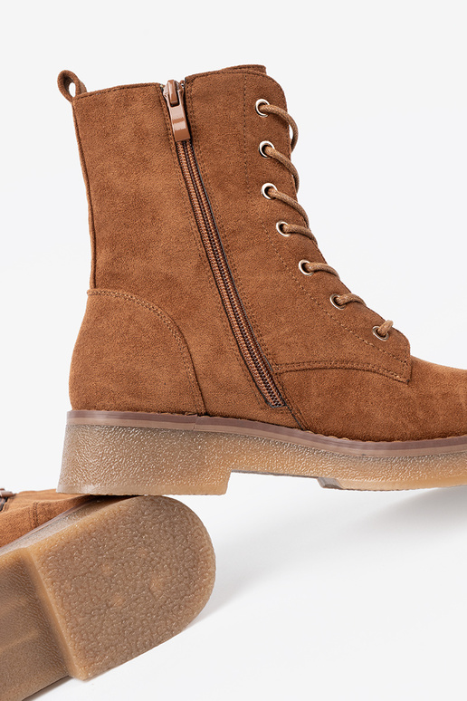 Patogus auliniai batai Į kolorze karmeloĮym ant plokščio pado