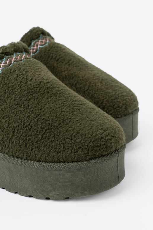 chaki spalvos, miękkie batai a'la sniego batai bez pięty