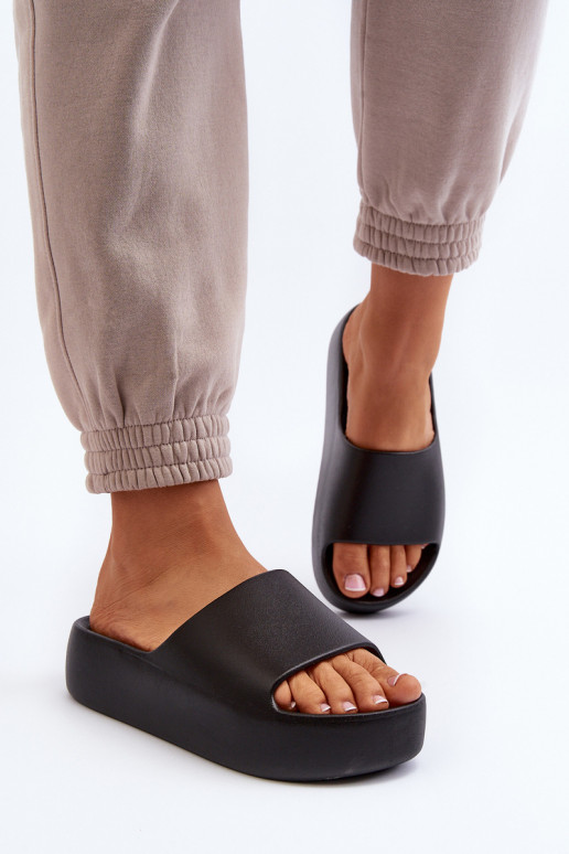 Moteriškas Šlepetės Ant storo pado juodos spalvos Oreithano