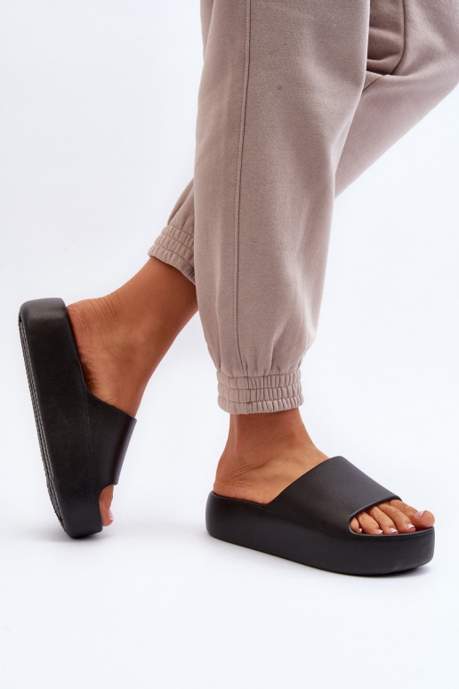 Moteriškas Šlepetės Ant storo pado juodos spalvos Oreithano