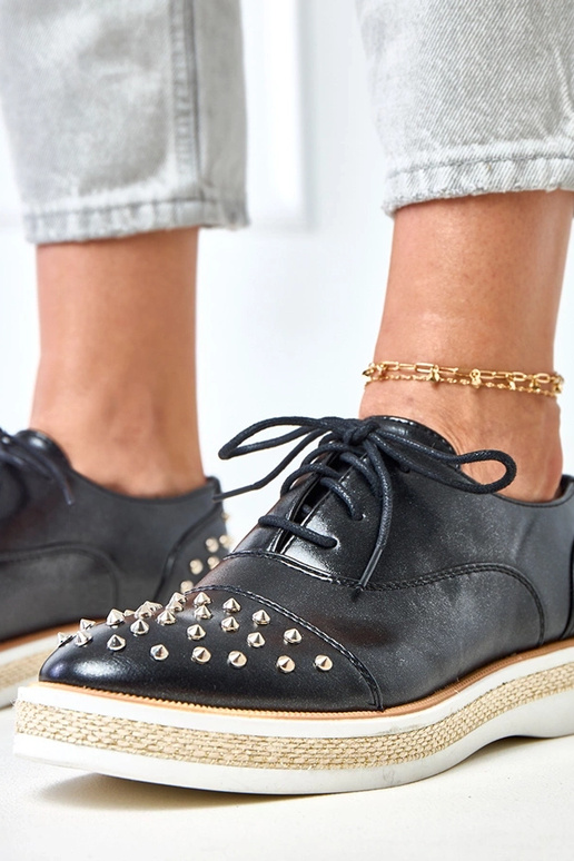 Juodi moteriški pusbačiai su...