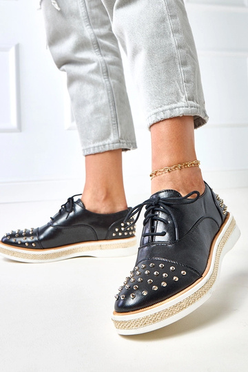 Juodi moteriški pusbačiai... 2