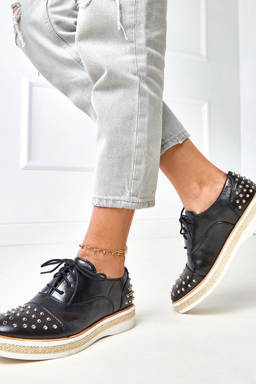 Juodi moteriški pusbačiai su...