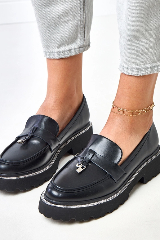 Juodi mokasinai su puošmena ir...