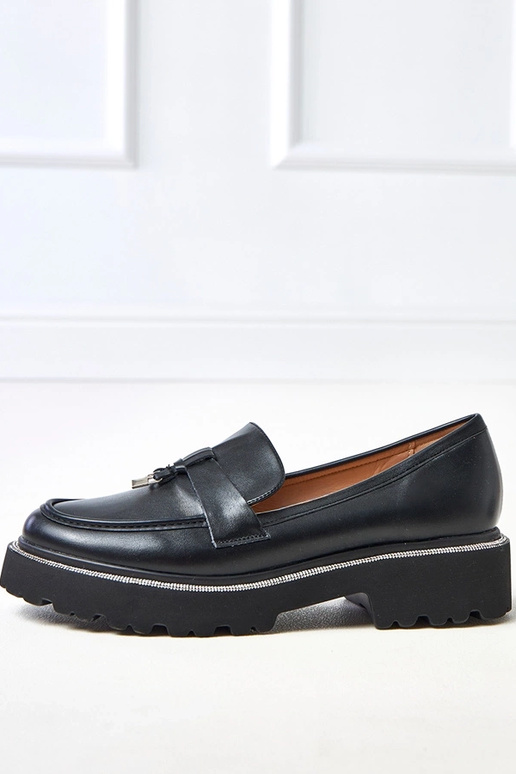 Juodi mokasinai su puošmena ir...