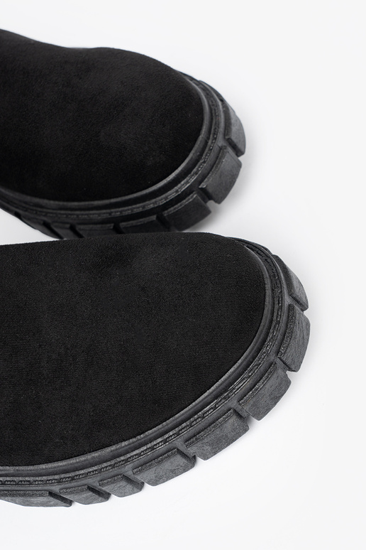 Moteriški juodos spalvos zomšiniai batai Moteriški juodos spalvos zomšiniai batai