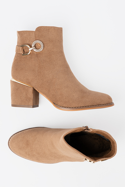 Stilingas batai Į odcieniu ryškiairudasm ze auksinism detalem