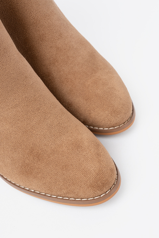 Stilingas batai Į odcieniu ryškiairudasm ze auksinism detalem