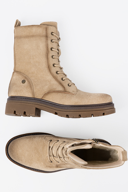 iš zomšos smėlio spalvos auliniai batai z solidnym bieżnikiem