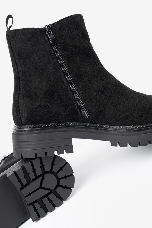 Klasikinio modelio juodos spalvos batai ant storo pado