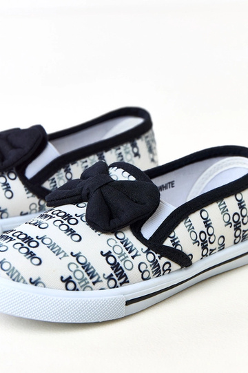 Balti vaikiški kedai su... 2