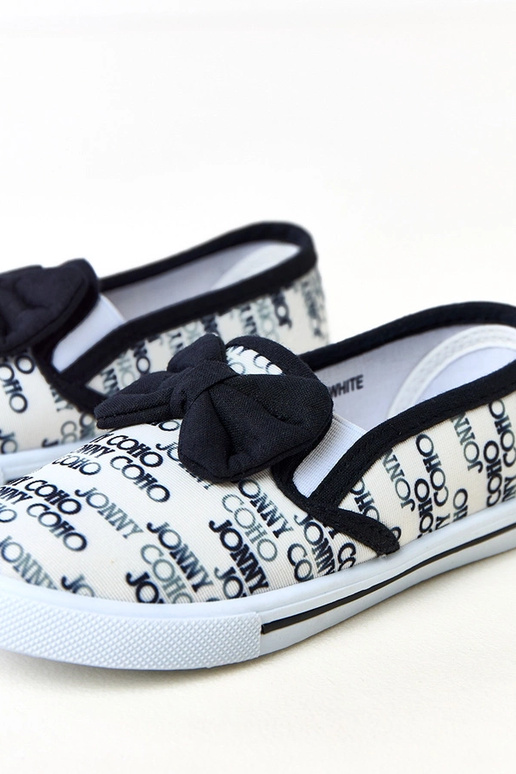 Balti vaikiški kedai su kaspinėliu Missi