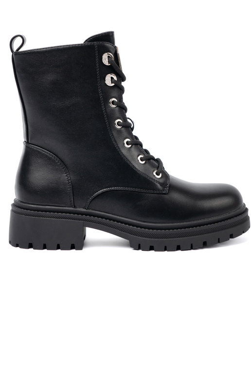 juodos spalvos auliniai batai su metaline apdaila