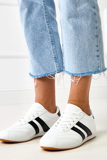 Balti teniso tipo...