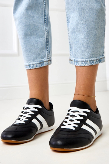 Juodi teniso tipo...